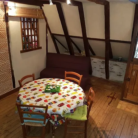 Le Petit Logis De Tinteniac شقة