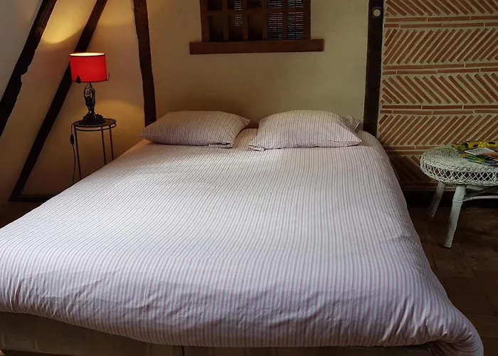 Le Petit Logis De Tinteniac Daire *